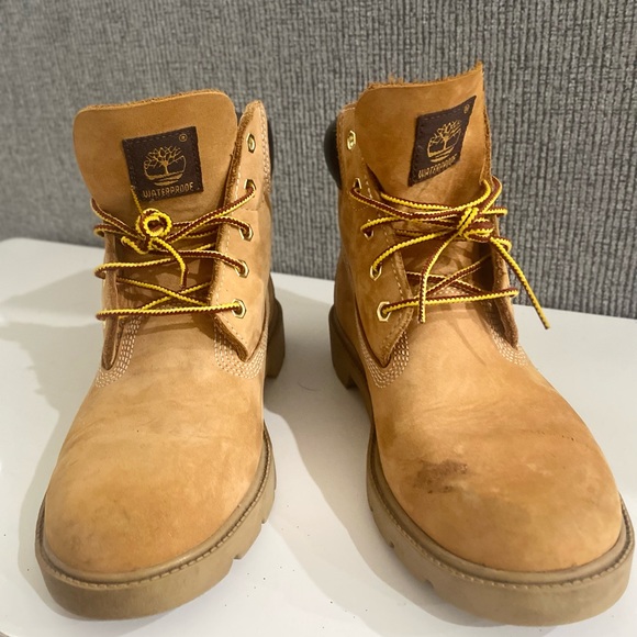 BOYS TIMBERLAND BOOTS 🥾 - Picture 3 of 6